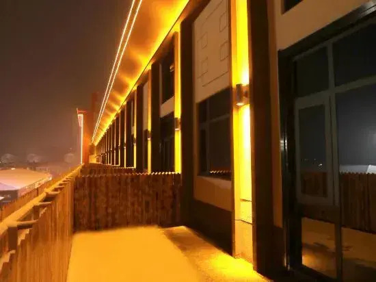 Fangcheng ZhongruiZhixuan Hotel