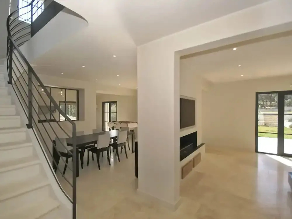 Beautiful Villa With Pool Near St.remy-de-provence