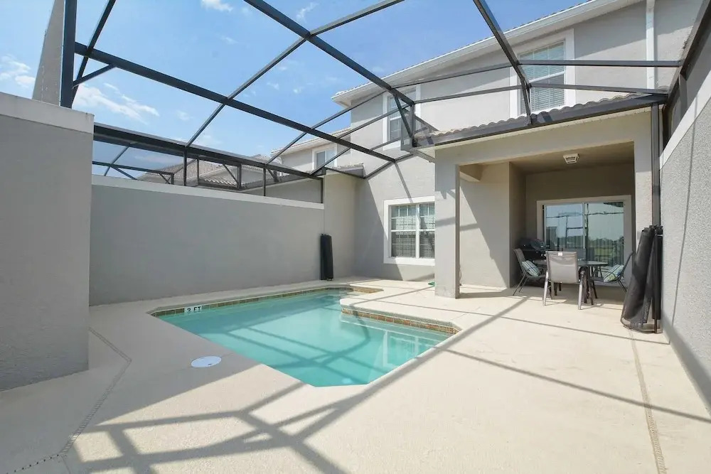 Storey Lake 4 Bedroom Townhome w Splashpool - 1618ST