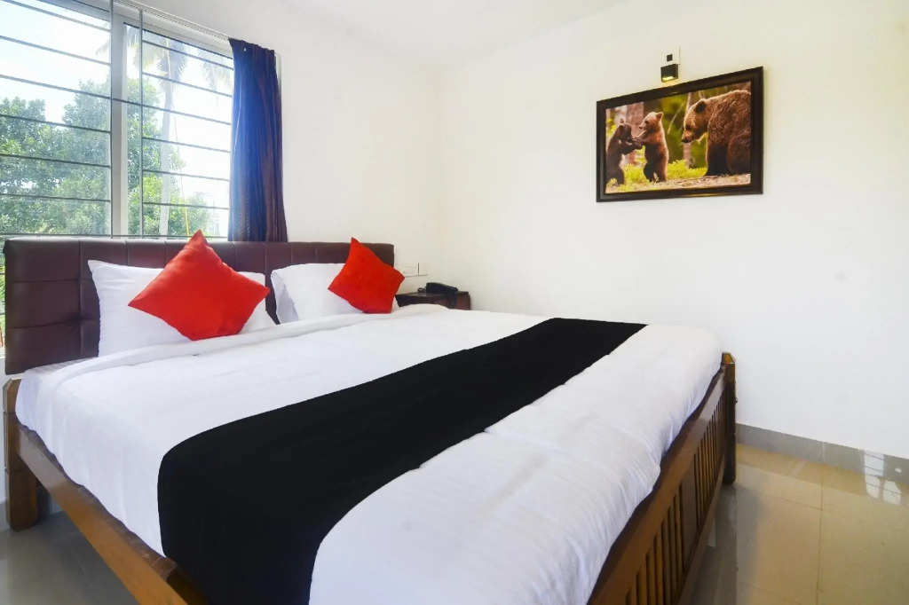 CAPITAL O63491 Peroor Inn