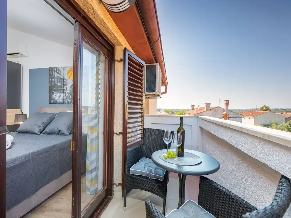 Furnished One-bedroom Apartment in Fazana