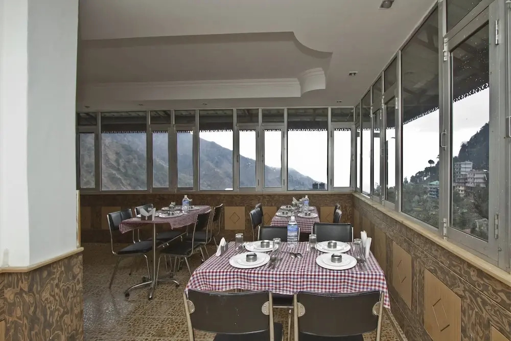 OYO 4605 Hotel Aakarsh