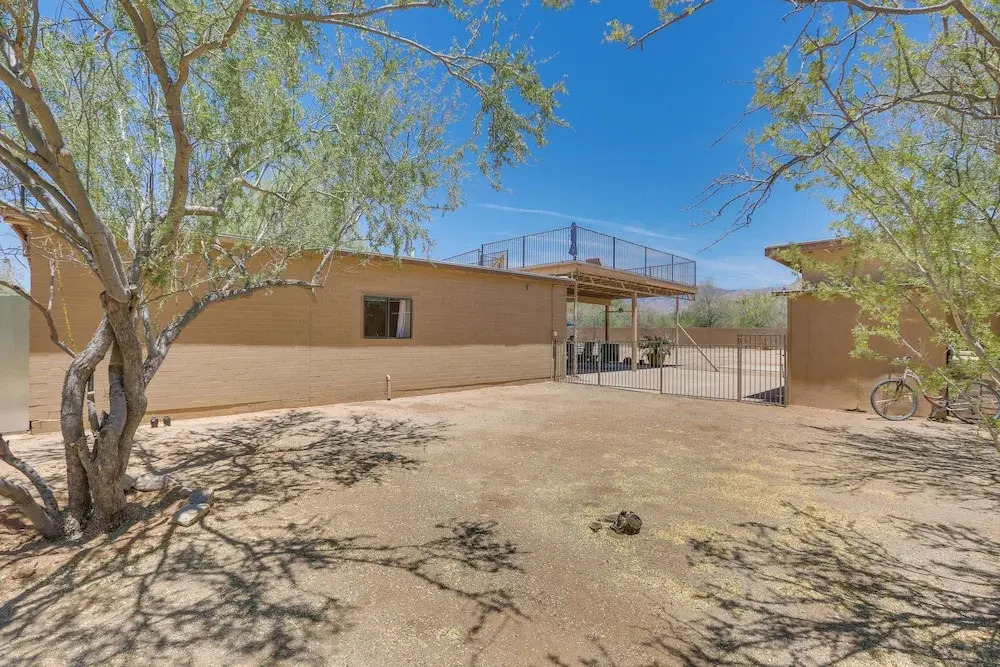 Oro Valley Retreat w/ Pool, Spa & Rooftop Views!