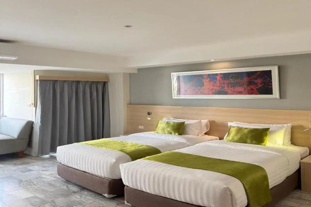 iCheck inn Thapra