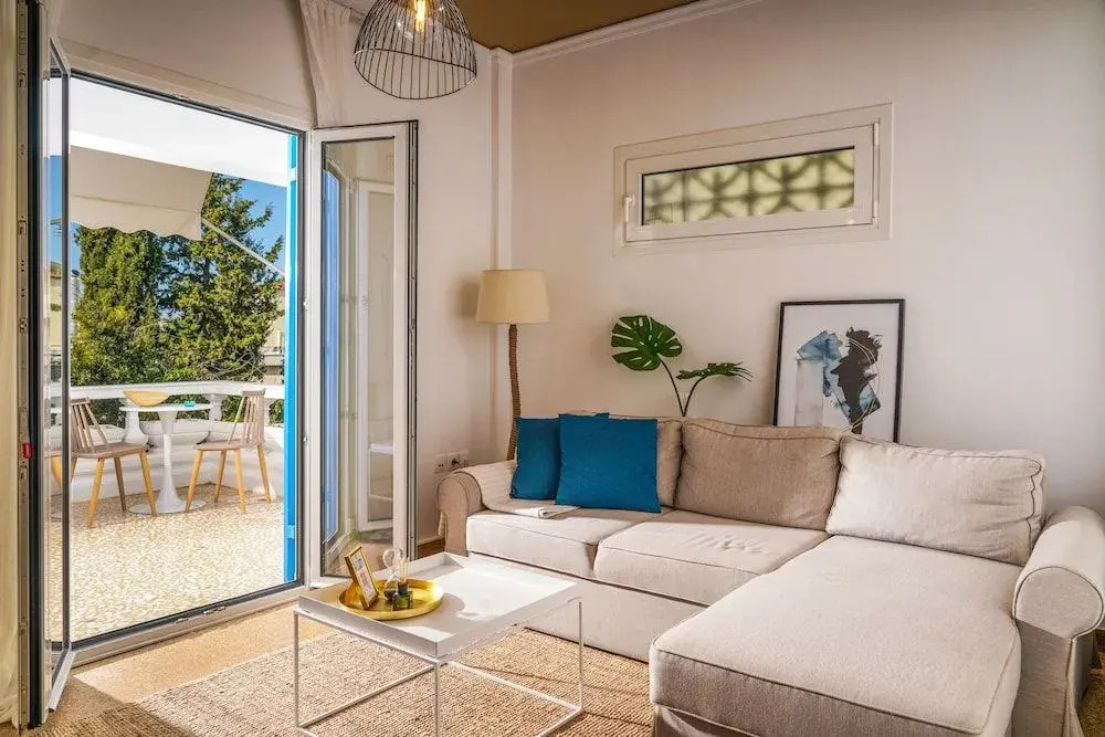 Breeze One Bedroom Apartment by BluPine