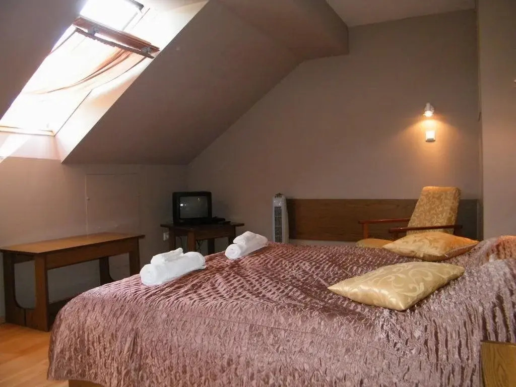 Kiss Villa