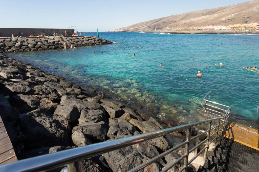 Home2Book Sea Front Duplex Terrace Pool +Wifi