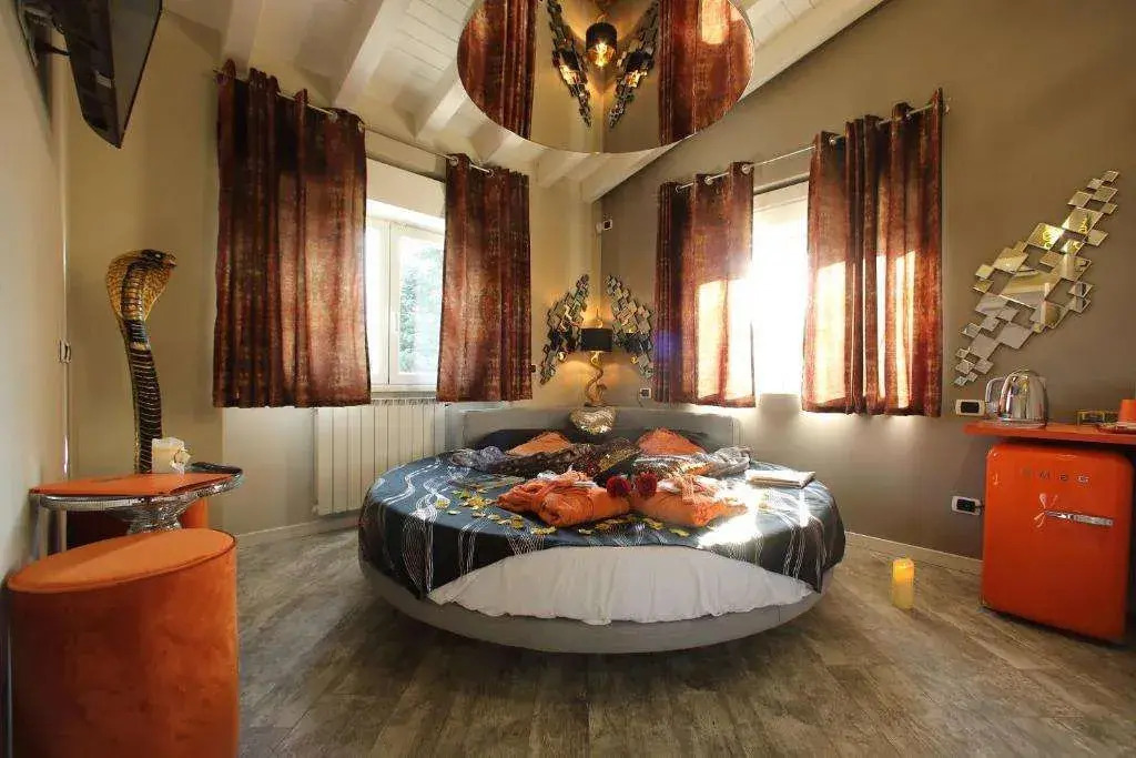 B&B Bellavista Exclusive in zona centrale con piscina riscaldata e Jacuzzi vista lago LA COLAZIONE viene servita in una pasticceria rinomata ed esclusiva esterna alla struttura