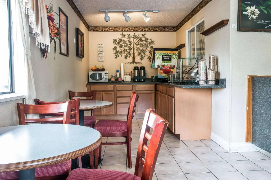 Econo Lodge Paw Paw
