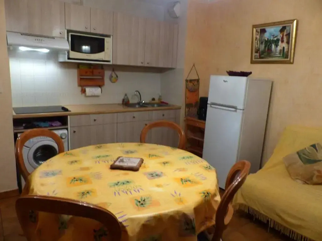 Appartement Le Lavandou, 2 pièces, 4 personnes - FR-1-308-127