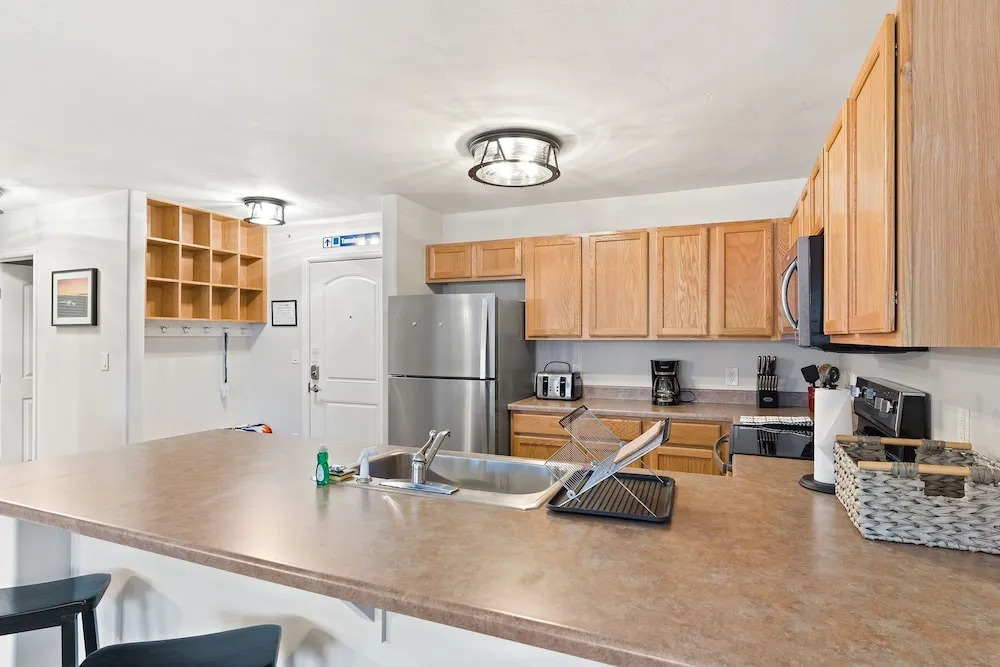 First Tracks 3301 2 Bedroom Condo by RedAwning