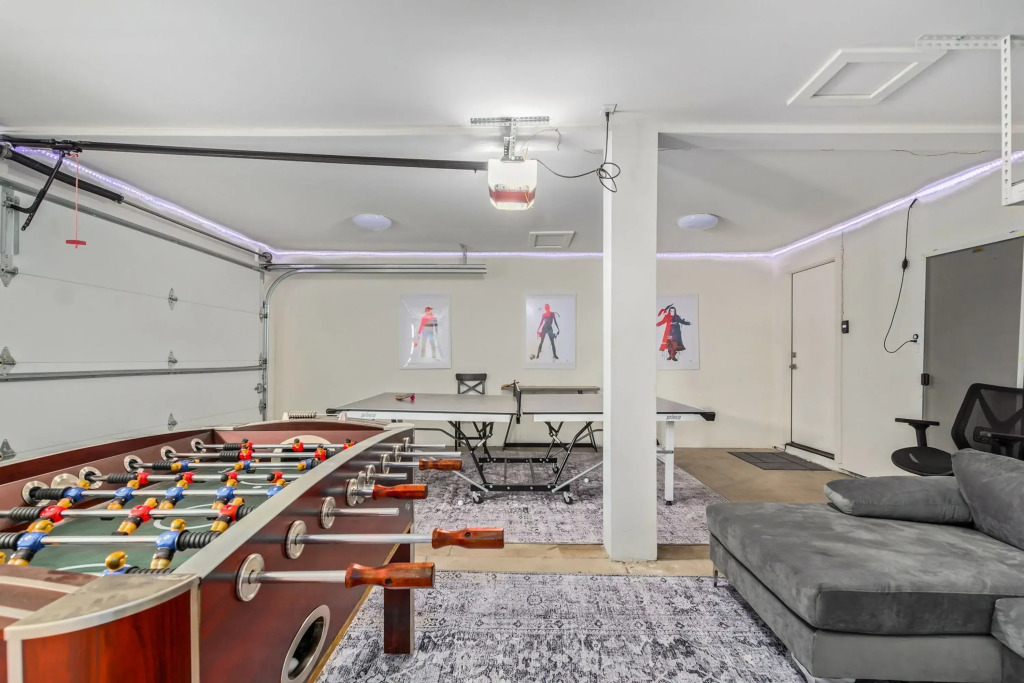 Sunsets on 11th by Avantstay Resort-style Pool + Hot Tub Game Room