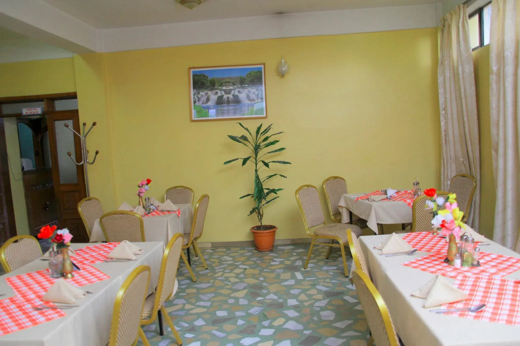 Yonas Hotel