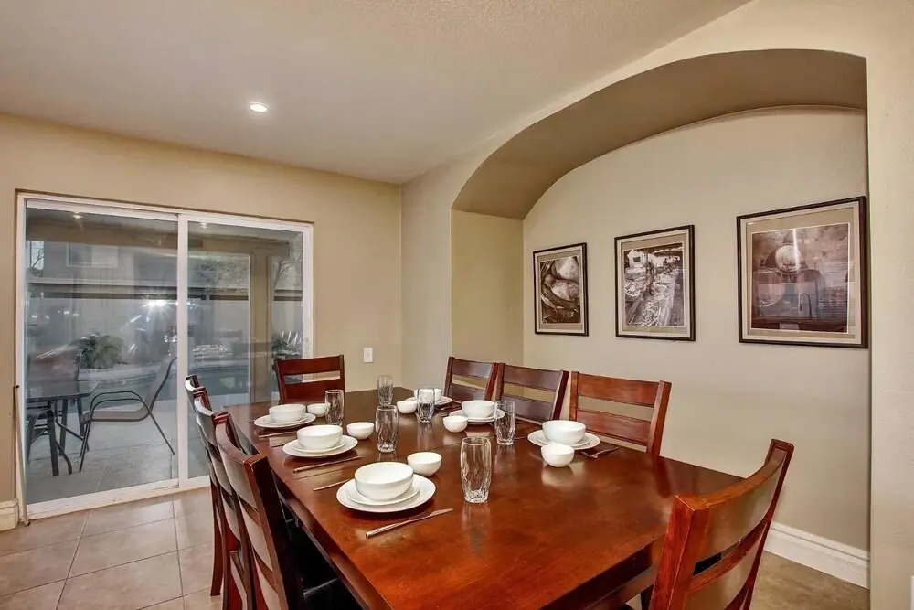 SLS The Lakes - Lovely Spacious Home with Resort Yard, Free Heated Poo