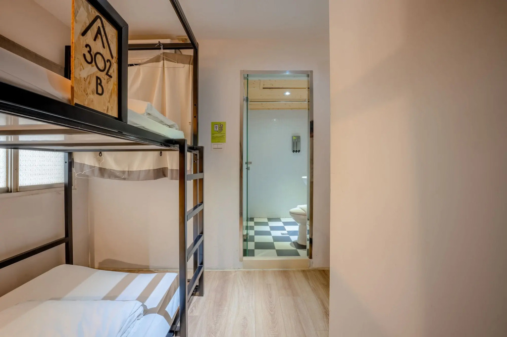 Light Hostel