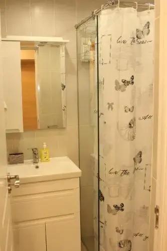 1 BR Apartment Republic Square