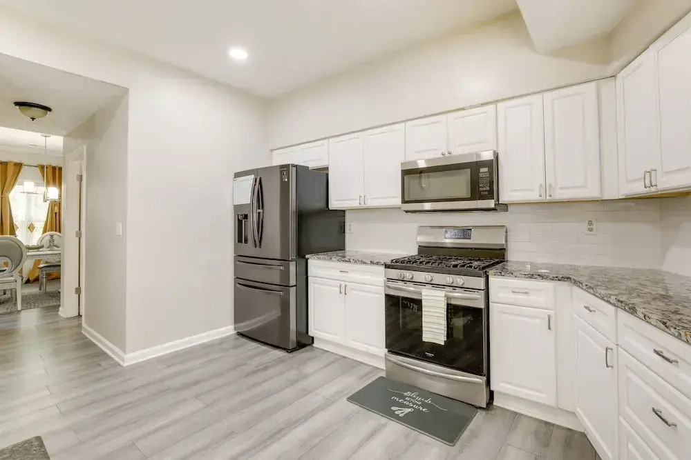 Sunny Lithonia Home ~ 7 Mi to Stone Mountain Park!