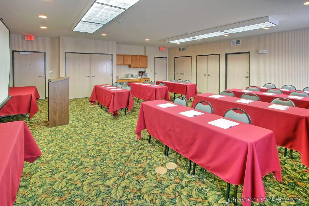 Holiday Inn Express & Suites Portales by IHG
