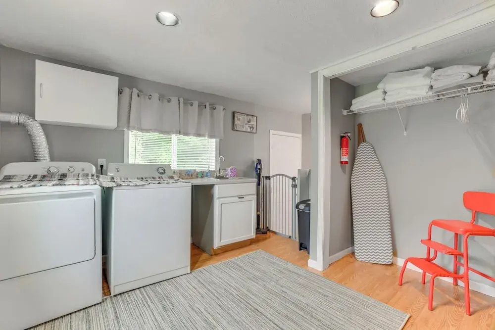 Visit Fife Lake & Traverse Bay! Farmhouse Hideaway