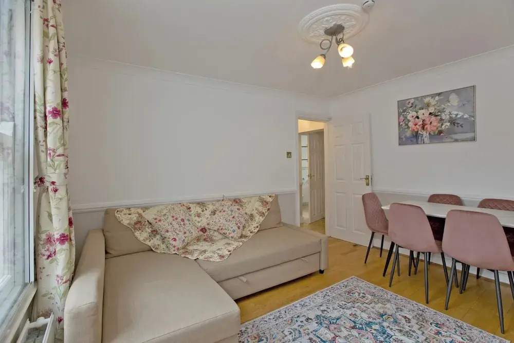 Imperial Horseferry Road Apartment
