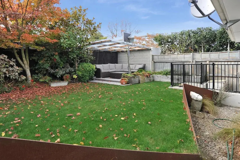 Relaxed 3BR Hideaway - Outdoor Living & Pets - Christchurch Holiday Homes