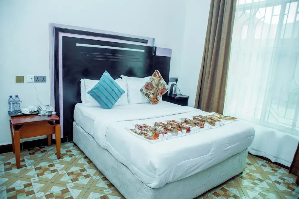 Marona City Hotel