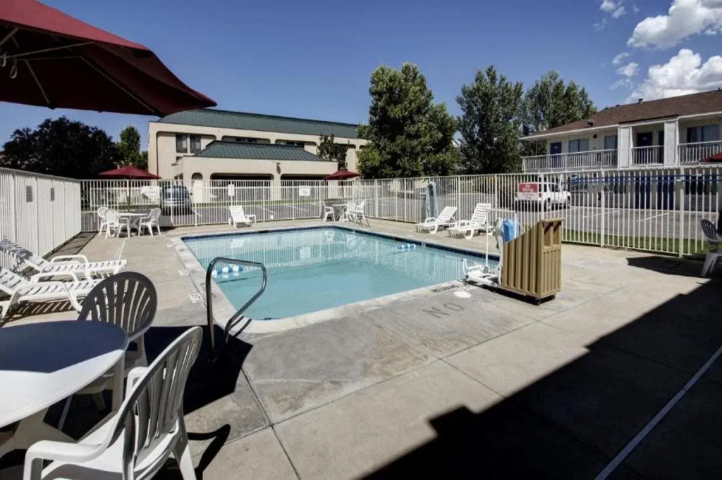 Super 8 by Wyndham Woods Cross - Salt Lake City North