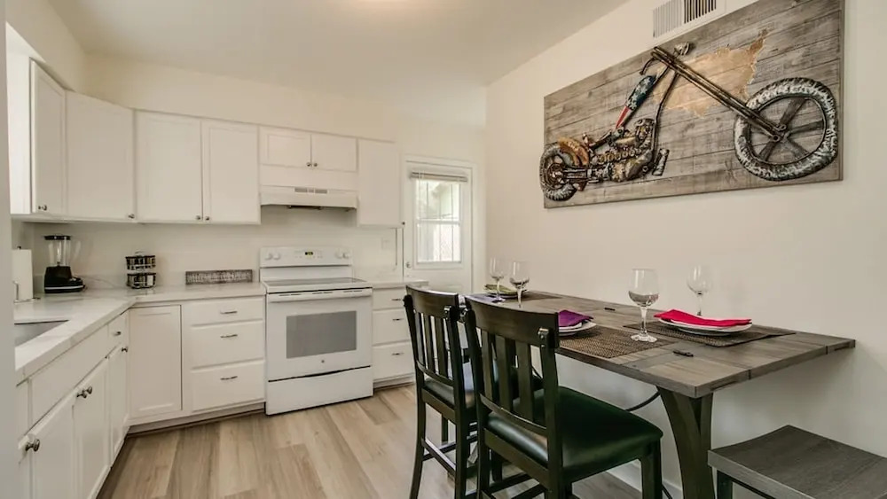 Remodeled 2 Bdrm w/ Yard in Old Town Scottsdale!