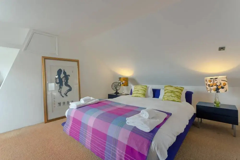 2 Bedroom Home in White City Shepherds Bush