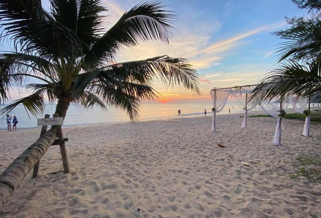 Burapa Beach Resort Chaolao