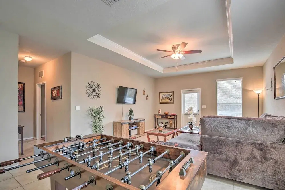 San Antonio Abode Near Golf, Shops + Dining!