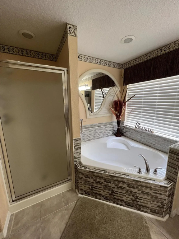 Luxury Lakeside Pool & Spa Home close to Disney, Kissimmee, US
