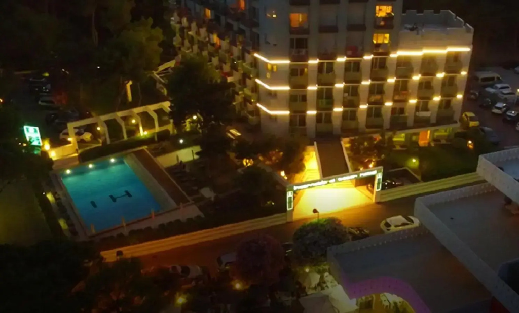 International Beach Hotel