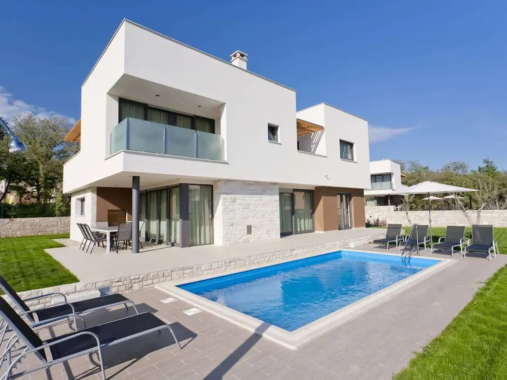 Villa in Novigrad With Pool & Rooftop Terrace