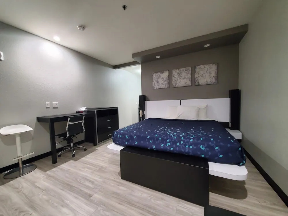 Crystal Inn