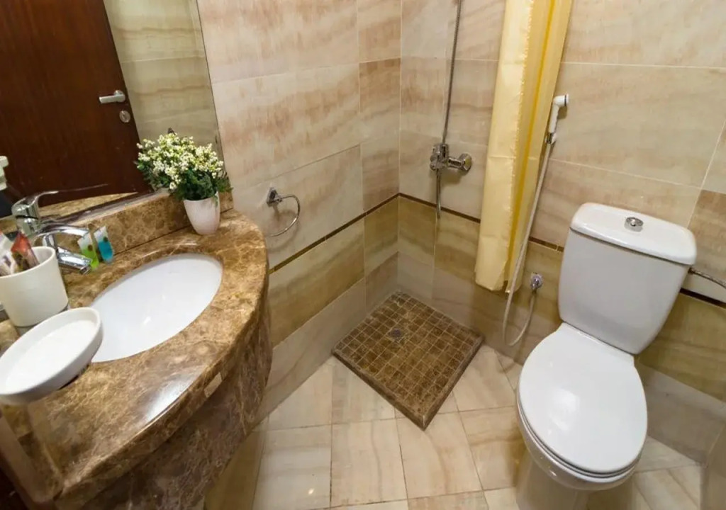 Al Bayraq Hotel