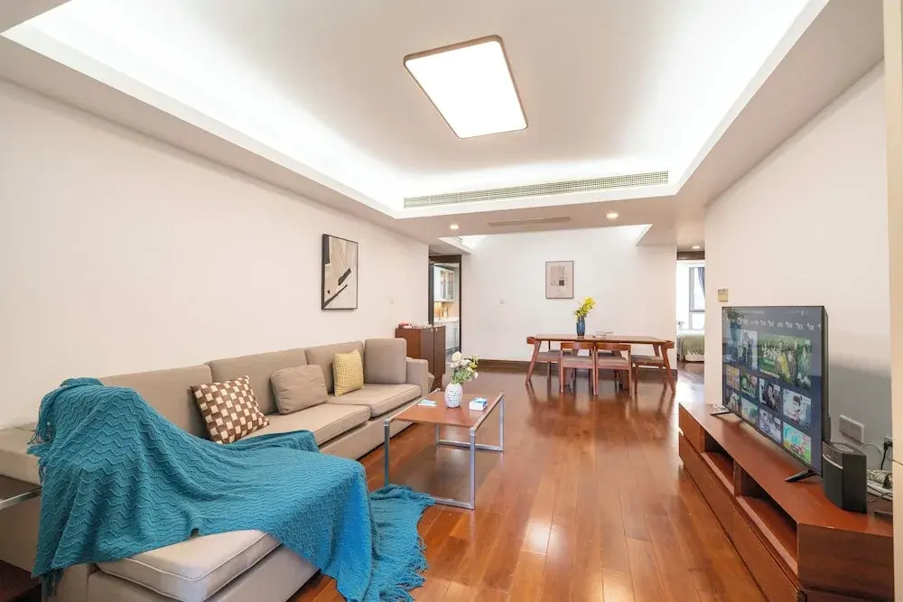 Tyms Premium 3BR 2BA Apt Walk to Metro