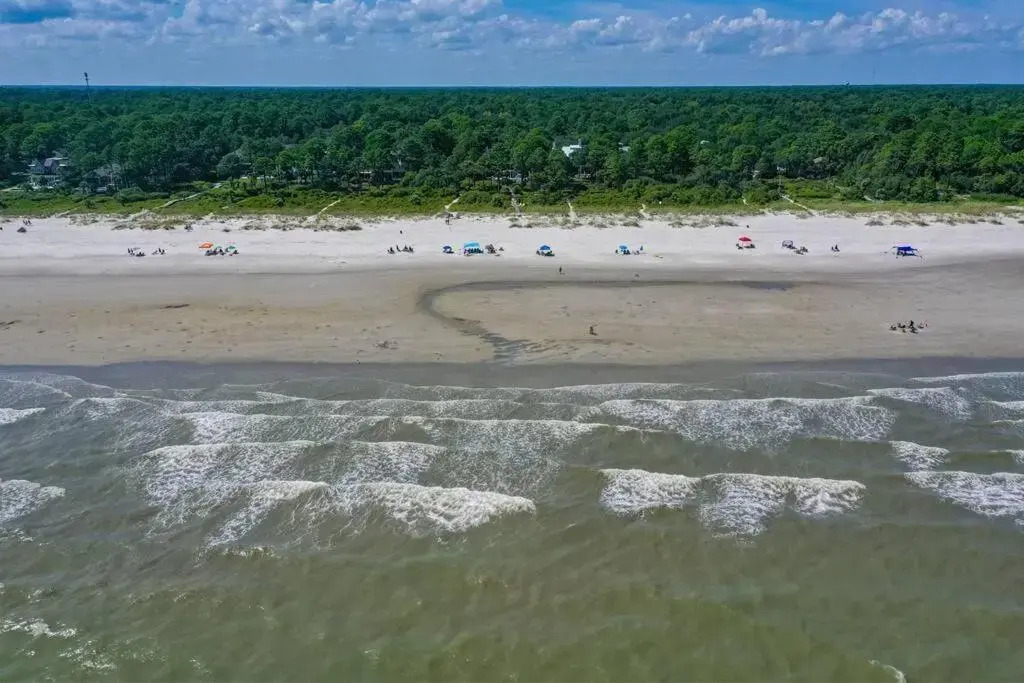 Luxury Beach House - 2min Walk to Beach - Private Pool - Group & Dog Friendly