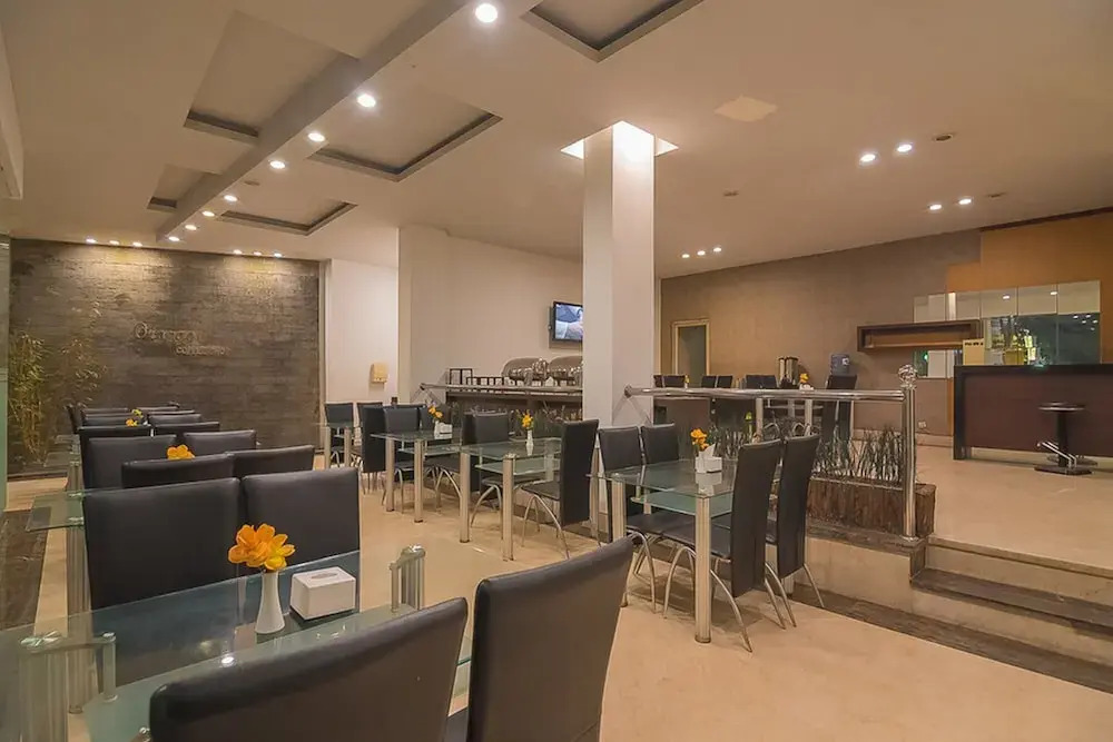 RedDoorz Premium near Paris Van Java Mall