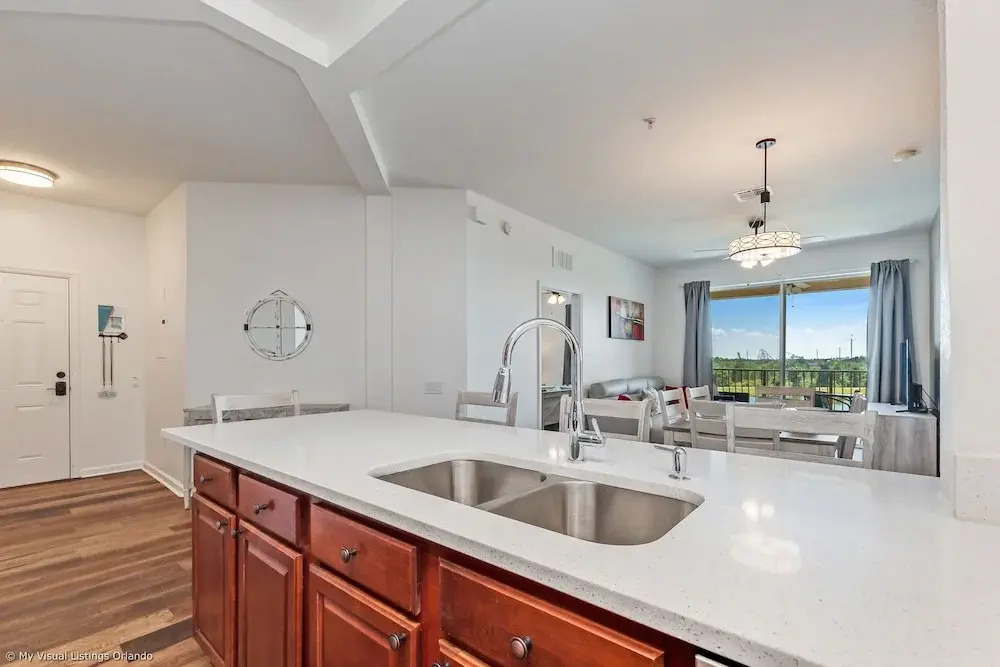 Enjoy Peaceful Lake View! Newly Decorated in Vista Cay - 3br/2b #3408