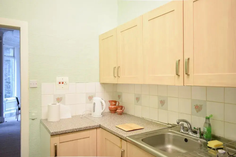 2 Bedroom Apartment Close to Edinburgh City Centre