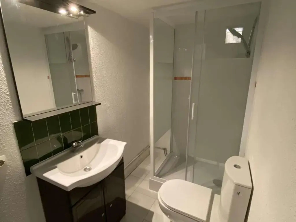 Villa T2 avec mezzanine, terrasse, parking privé, proche commerces et plage, calme, 6 couchages - FR-1-81-91