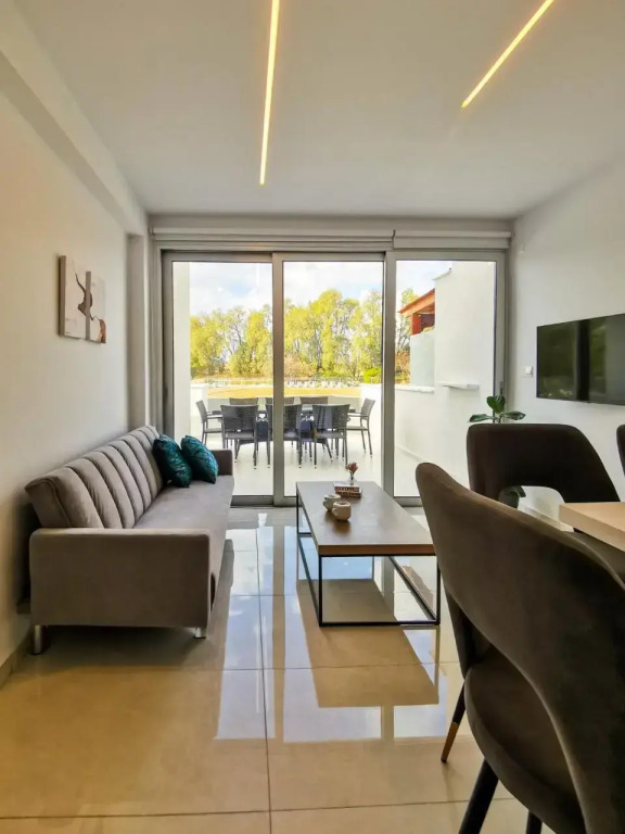 Phaedrus Living - Seaside Executive Flat Harbour 203