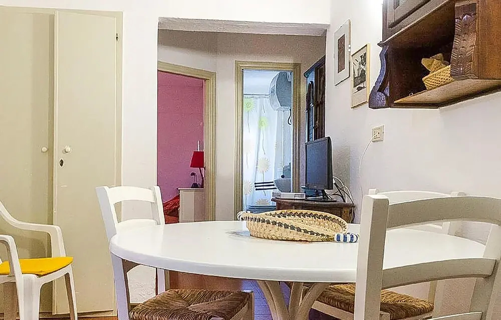Beautiful Apartment in Lacona With 2 Bedrooms and Wifi