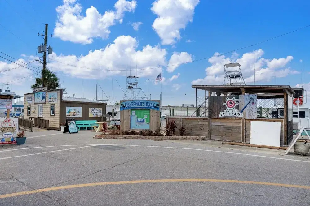 Sunset Hideaway! 3BR 3BA Sleeps 10! Beachfront! Seasonal Beach Chairs!