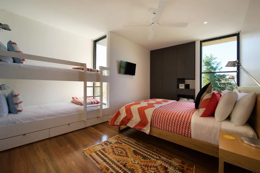 Aura House