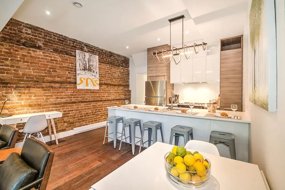 LiV MTL Soho Spacious Rooftop Suites for Groups Near Downtown Montreal