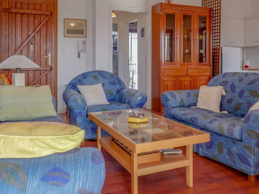 Cosy House Boat in Platanidia with Swimming Pool