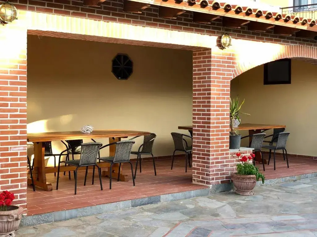 Chill out studio in the leafy Livadia village