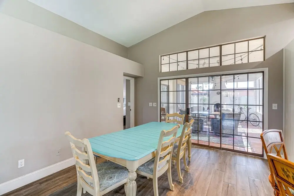 Pet-friendly Scottsdale Home w/ Screened Porch!